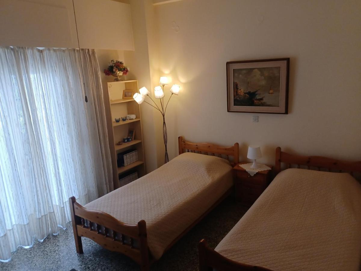 Seaside Family Apartment Loutraki Exterior photo